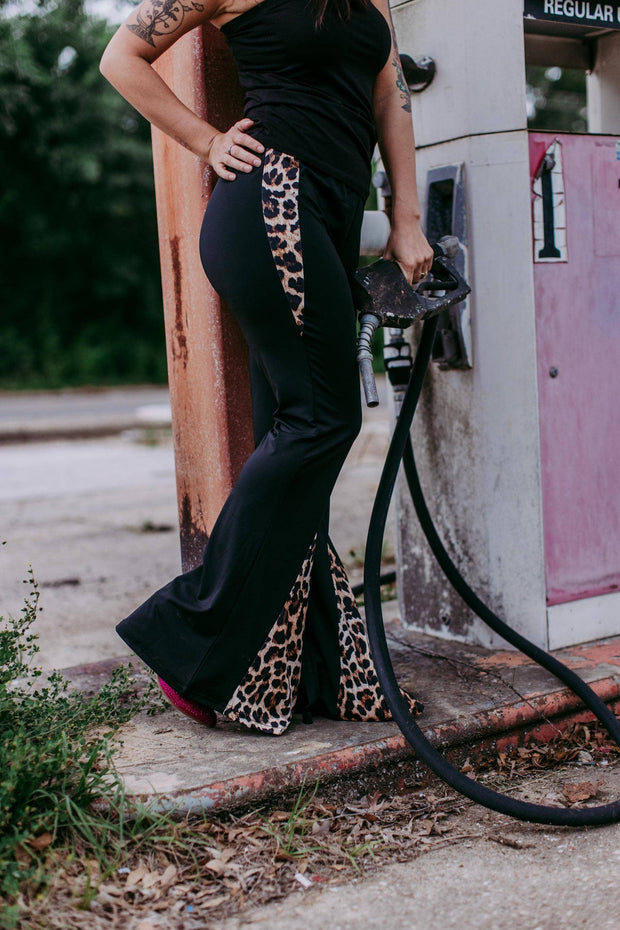 MK367 Leopard Flare Pants: Black / L